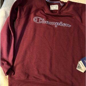 🌺🌸CLOSET BLOWOUT 🌺🌺 CHAMPION SWEATSHIRT WITH TAGS LARGE WOMEN BURGUNDY